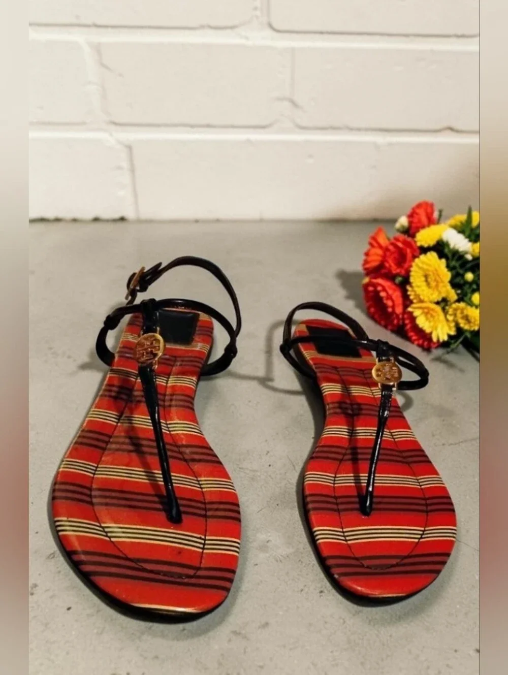 Tory Burch Emmy Striped Patent Leather Thong Sandals EUC Size 8
